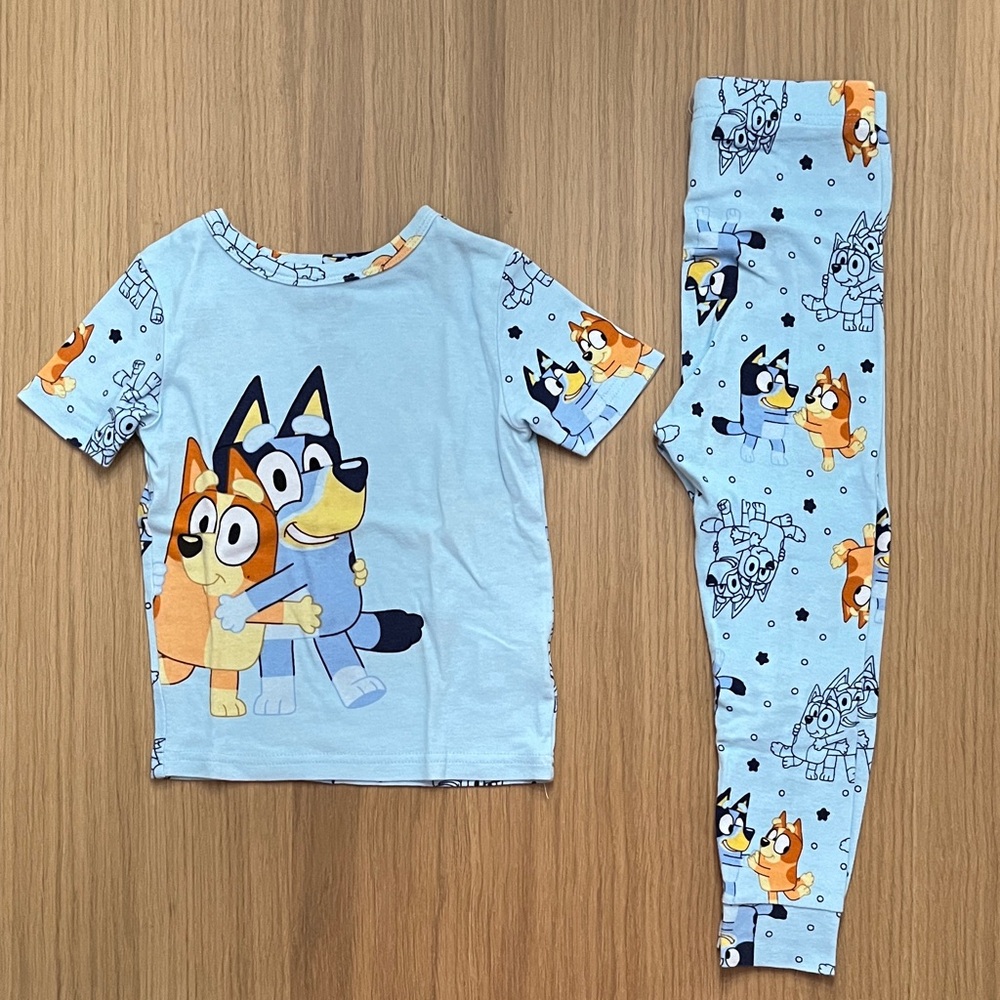 Bluey, Kid’s short sleeve Pajama set, blue size 5T